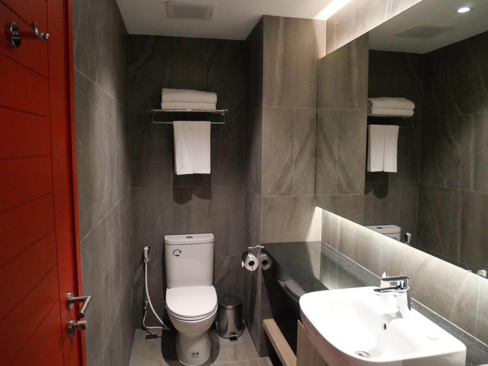 T2 The Portal Sukhumvit Hotel Bangkok Exterior photo