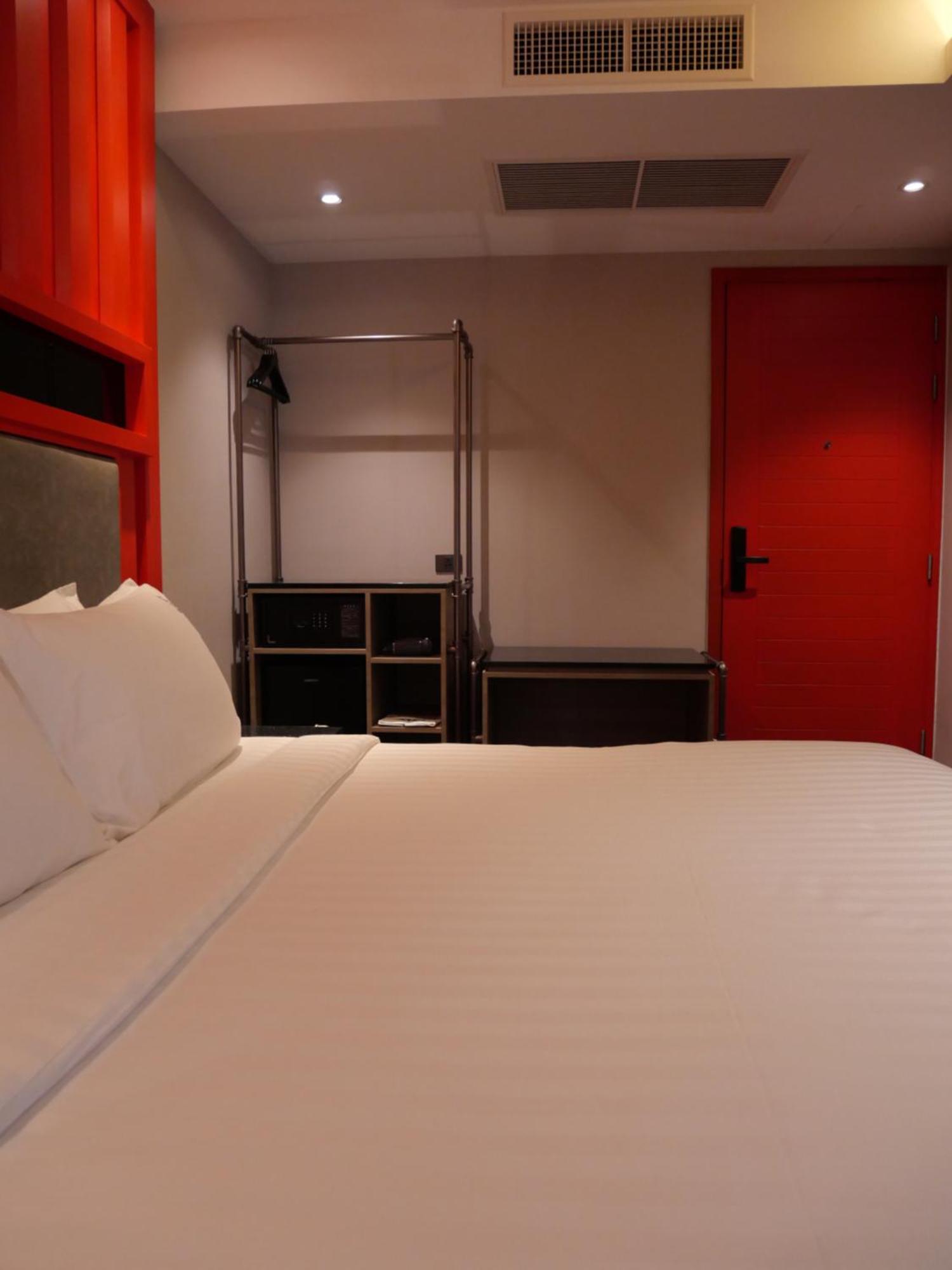 T2 The Portal Sukhumvit Hotel Bangkok Exterior photo